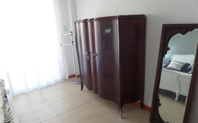 Francia Apartment II