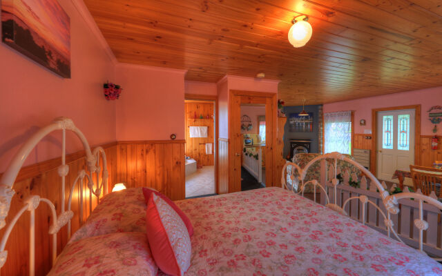 Rosebank Cottage Collection