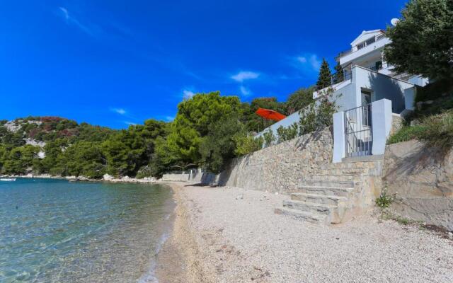 Villa Exotica