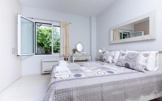 Secret Garden Apartment