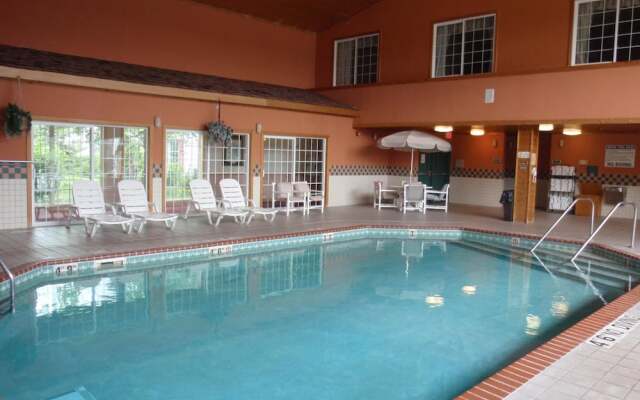 Flat Creek Inn And Suites