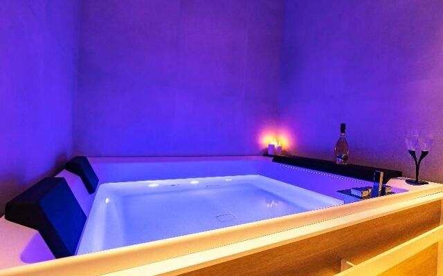 Elite Accommodations & Hydromassage Pool