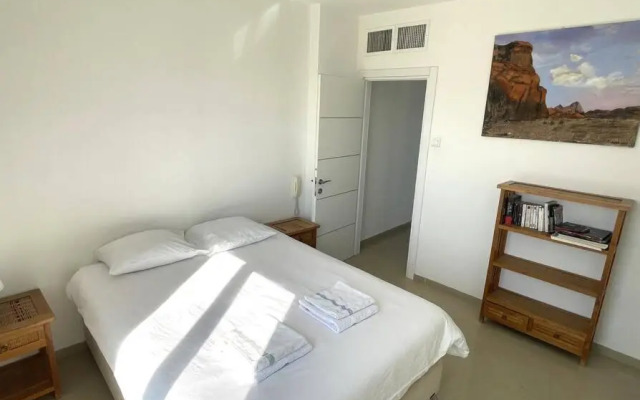 Sunny 3BR Apartment Golf Residence