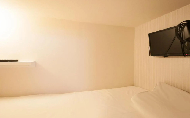 Ueno Station Hostel Oriental 1 - Caters to Men