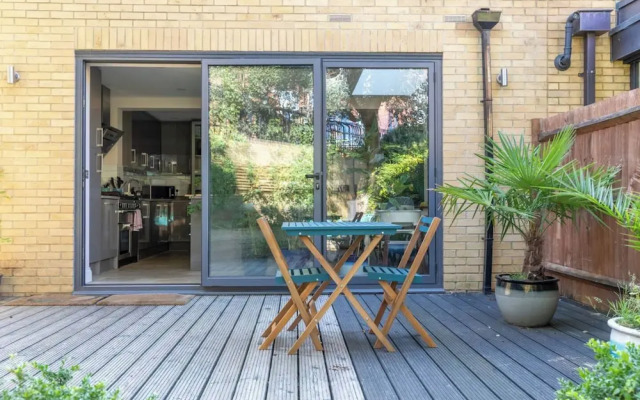 Beautiful & Modern 3BD House- Kennington!