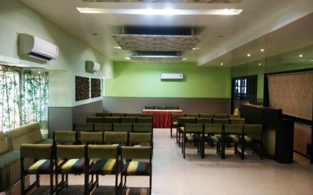 Hotel Raviraj