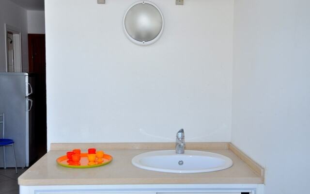 Comfortable Apartment Overlooking the sea