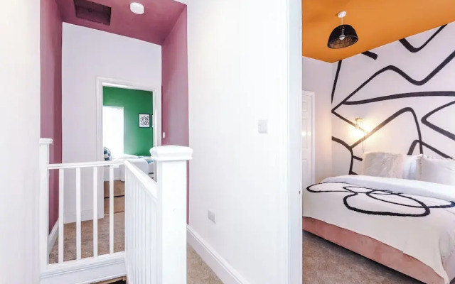 Modern 4-Bedroom in Manchester