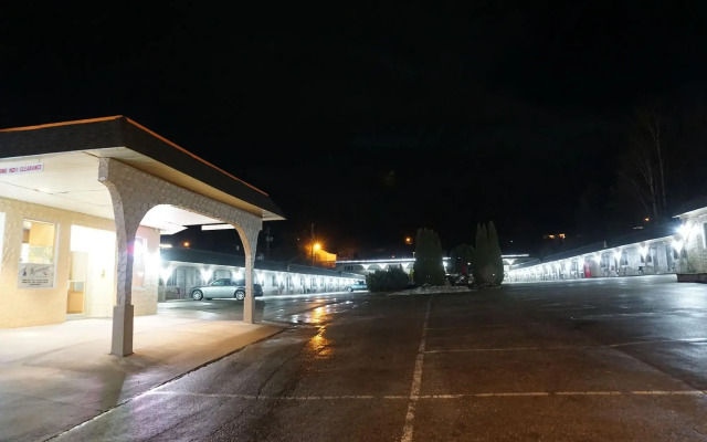 Magnuson Hotel Creston