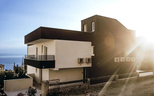 Sunshine House Makarska with Free Beach Parking