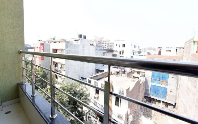 OYO 14387 Luxury Inn