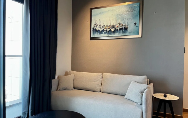 128 LIM - 2106 Stay Only Tower Suite