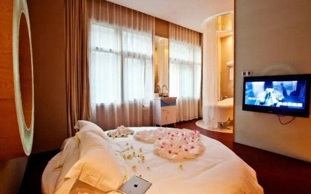 COCO Coconut Grove Boutique Hotel