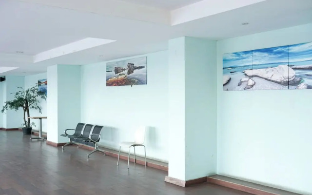 Nice And Warm Studio At Belmont Residence Puri Apartment