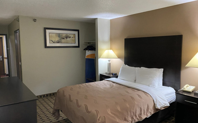 Quality Inn Morton at I-74