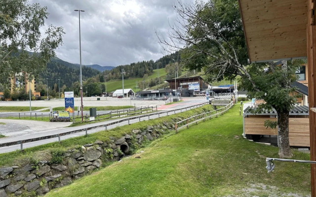 Spacious Apartment Near ski Area