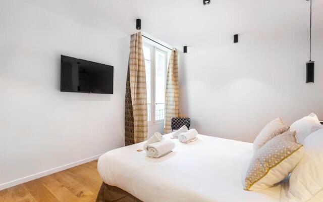 CMG Champs Elysées - Boetie 6