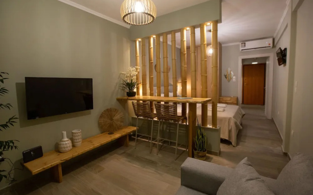 Waikiki Studio in the center by GHH