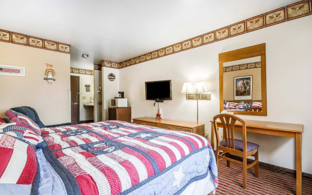 Rodeway Inn & Suites Madison East
