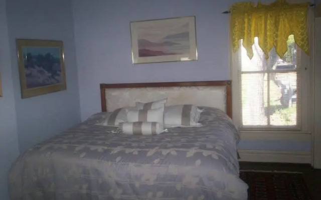 Ubon Thai Victorian Inn & Restaurant