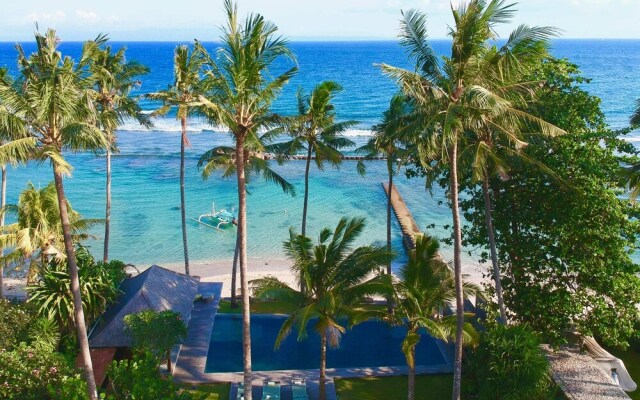 Villa Manis Beachfront
