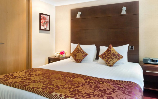 The Park City Grand Plaza Kensington