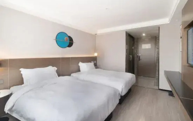 In The Distance Hotel