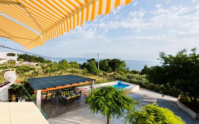 MARISKA - with swimming pool - A1(6+2)