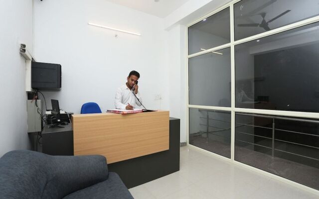 Oyo Flagship 27685 Sector 70