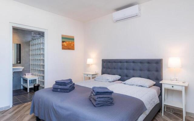 Beach Apartment 11