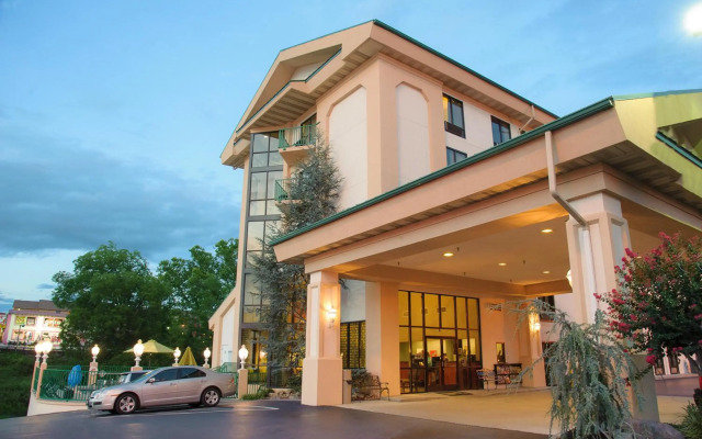 Pigeon River Inn