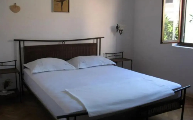 Three Bedroom House With Terrace