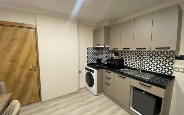 Rena Grand Residence & Suite