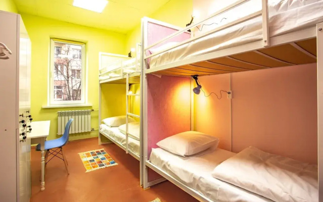 P2B hostel & bar