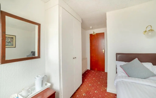 OYO The Golden Cheval Hotel