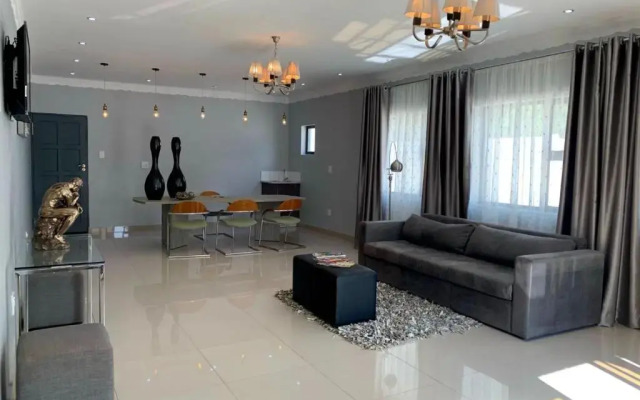 Airport lodge Newcastle