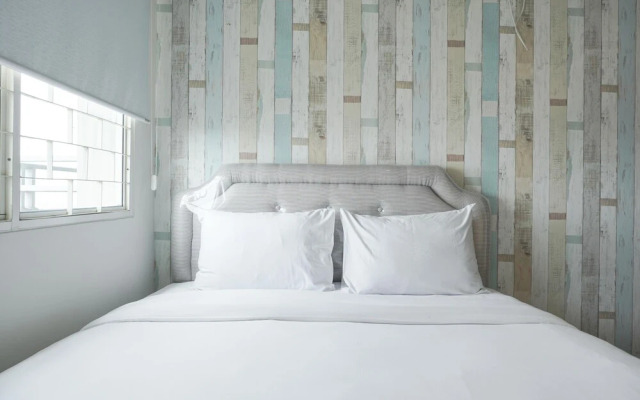 Comfort And Cozy 1Br At Sky Terrace Apartment