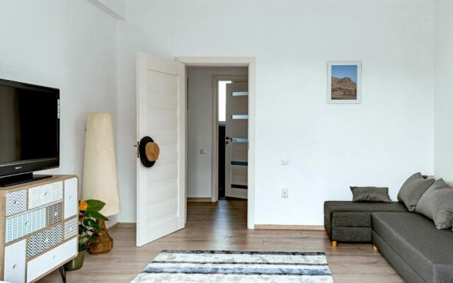 Solomon Apartments ap 2