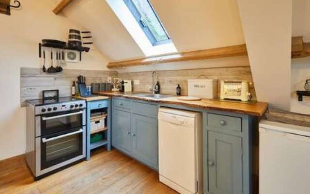 Host Stay Llewenau Draw Barn