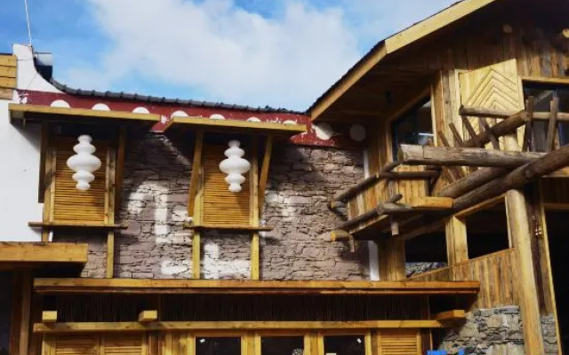 Four Girls Mountain Lanxi Wild Luxury Hotel (Changpinggou Scenic Area Branch) – Exterior – Ngawa