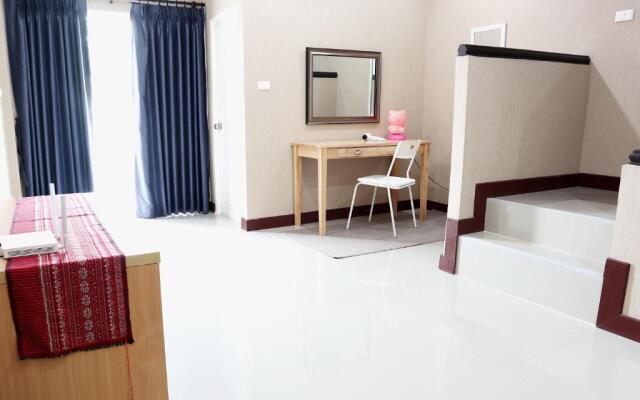 Modern Townhome at the Old City