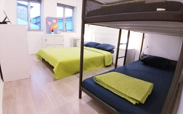 Hostel Theorynomad AL Braga