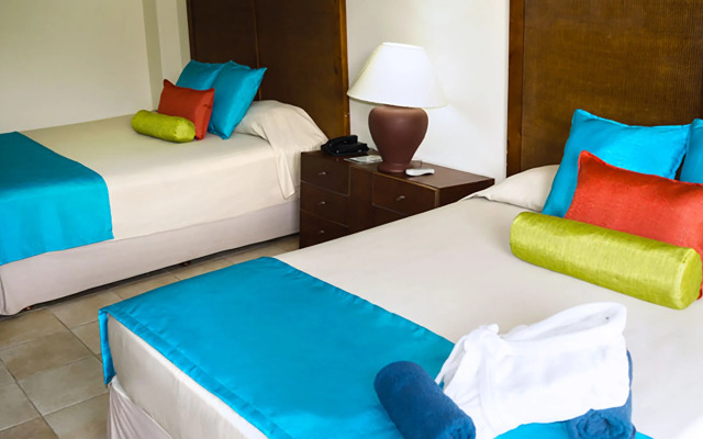 Hesperia Playa el Agua