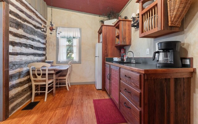 Chula Vista 1 Bedroom Cabin by RedAwning