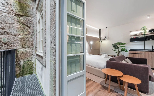 Guestready - Mezuzah Yellow