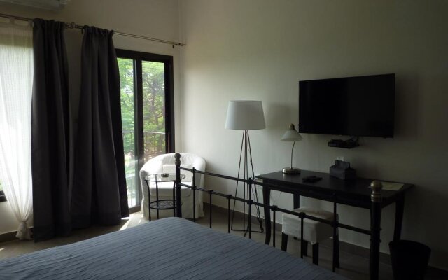 Badalodge Hotel & Restaurant