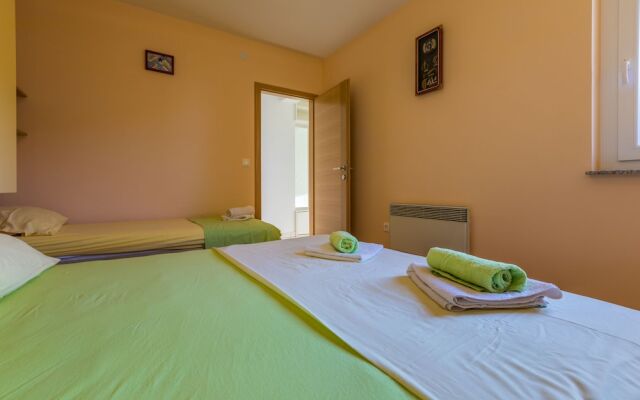 Apartments Petak Novi