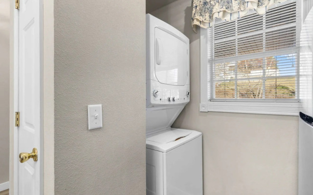 Calm Waters Condo Sleeps 4