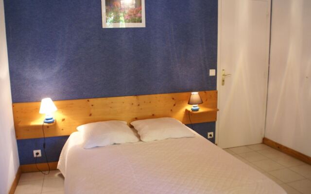 Beautiful House on Hilltop With Private Pool and a River 800 Meters Away