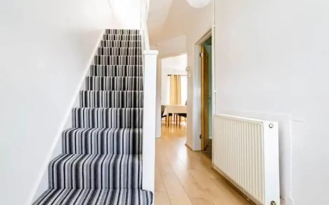 Luton Airport Guest House